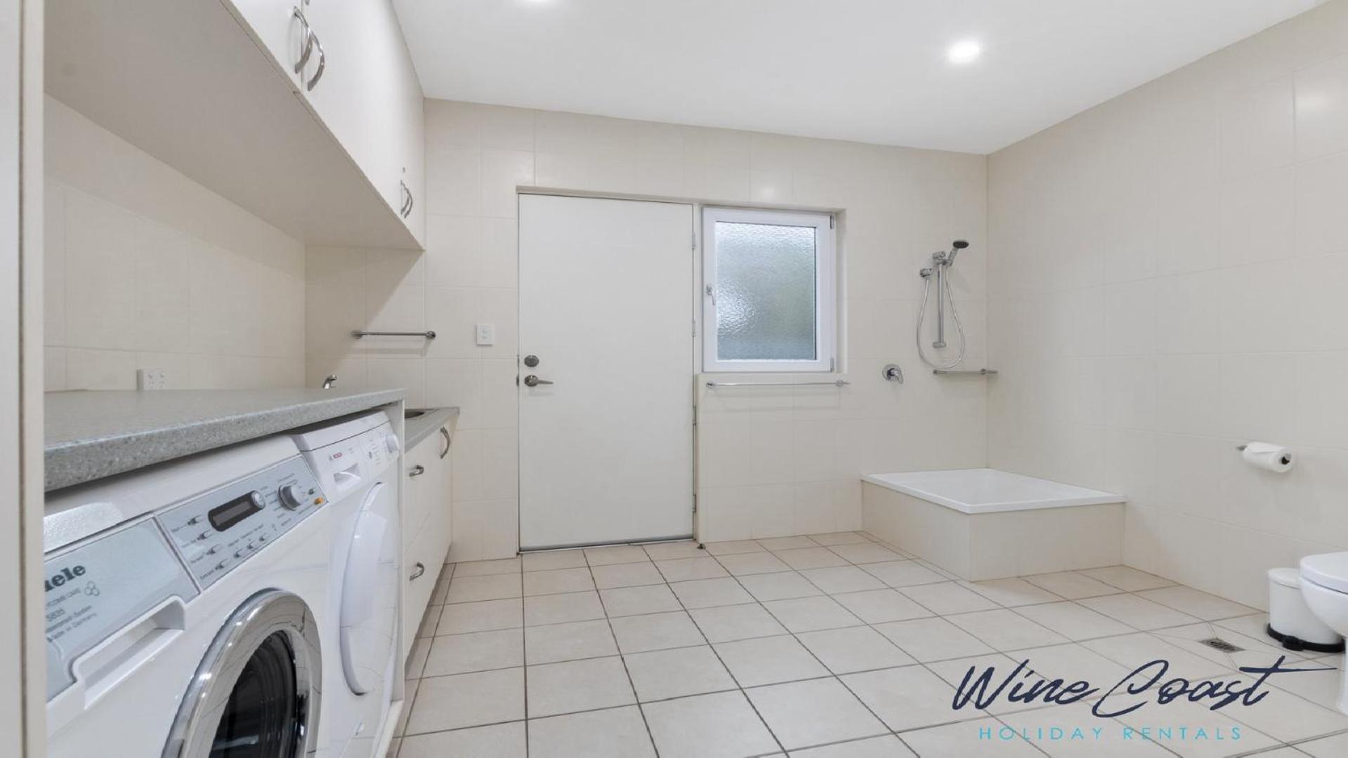 35 Degrees South By Wine Coast Holiday Rentals Port Noarlunga Exterior photo